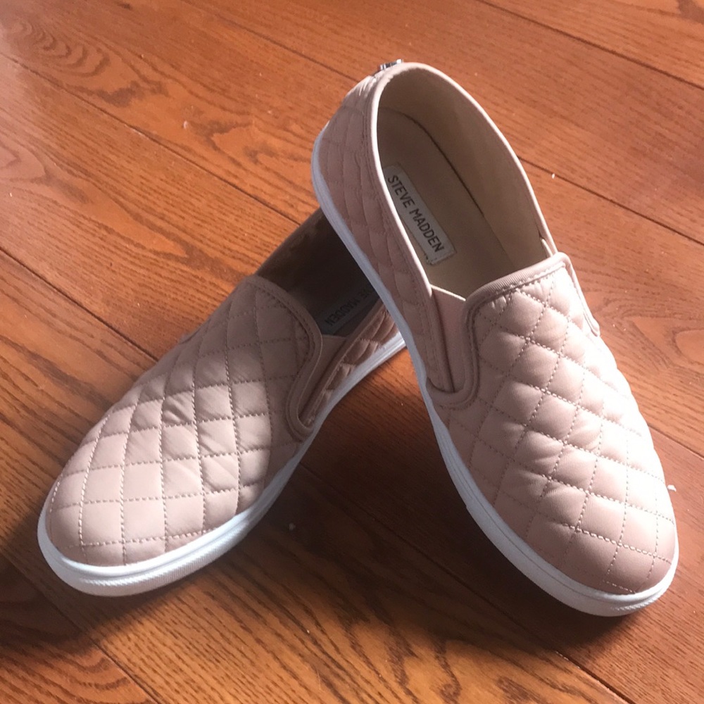 Steve Madden slip on